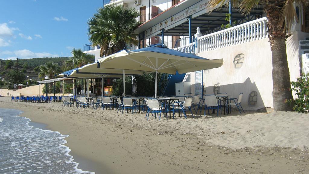 Oasis Hotel Theodoros & Litsa Galaris Agia Marina (Aegina) Exterior foto